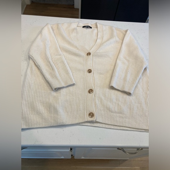 Quince 100% Cashmere Ivory Ribbed Oversized Boyfriend Cardigan - Picture 7 of 7